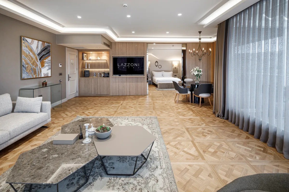 Golden Horn Signature Suite With Terrace