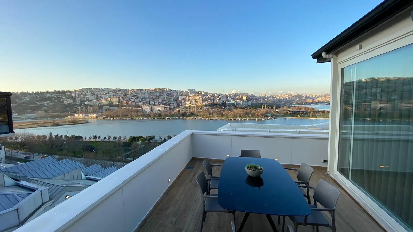 Golden Horn Signature Suite With Terrace